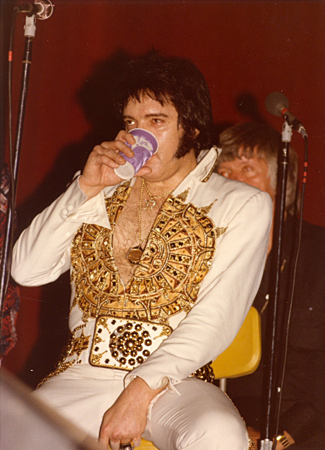 elvis 1977 concert tour