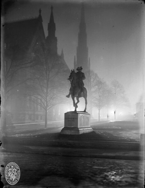 John Eager Howard monument, Mount Vernon, Baltimore, 1909. Robert L. Harris Collection, Baltimore City Life Museum Collection
