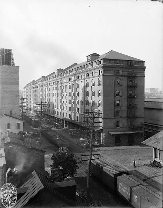 Camden Street warehouse in 1905